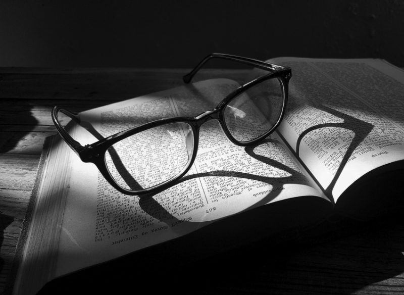 چگونه با همکاری مؤثر، از وکیل خود بیشترین بهره را در دعاوی بگیریم؟